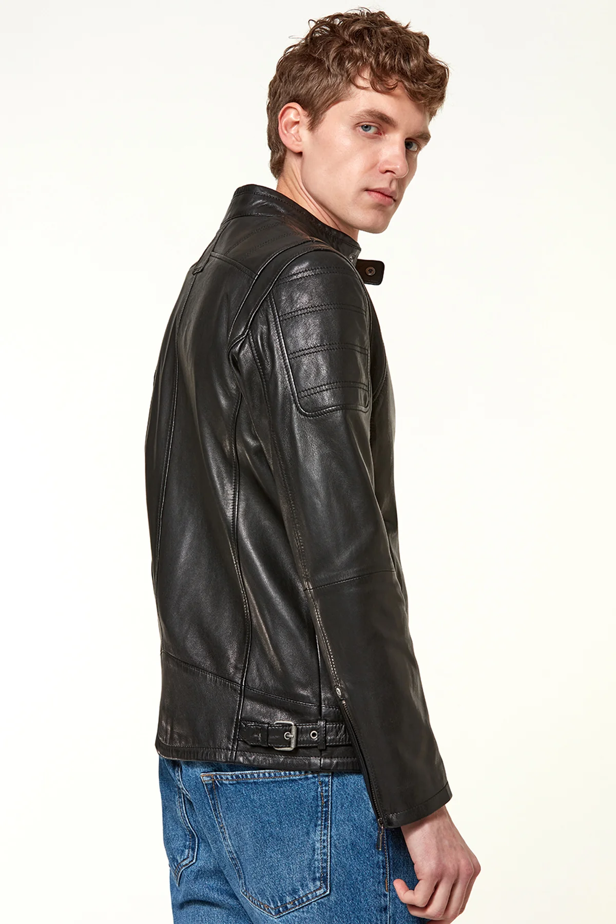 LEON - Image 4